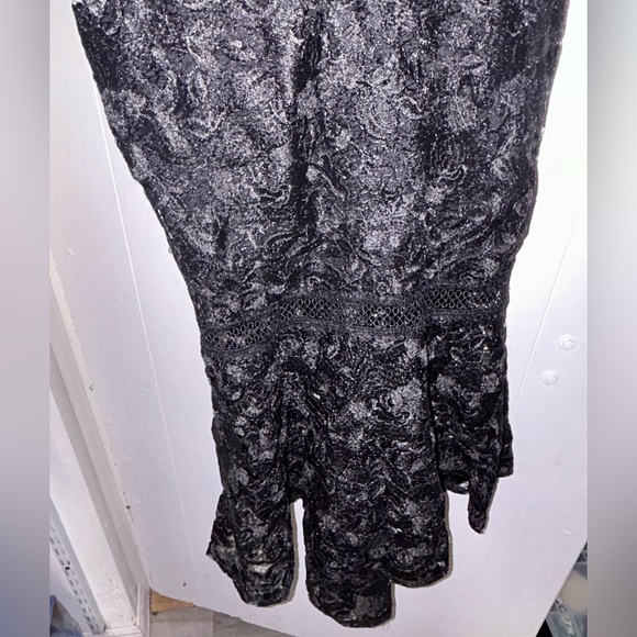 Black lace dress - Picture 3 of 4